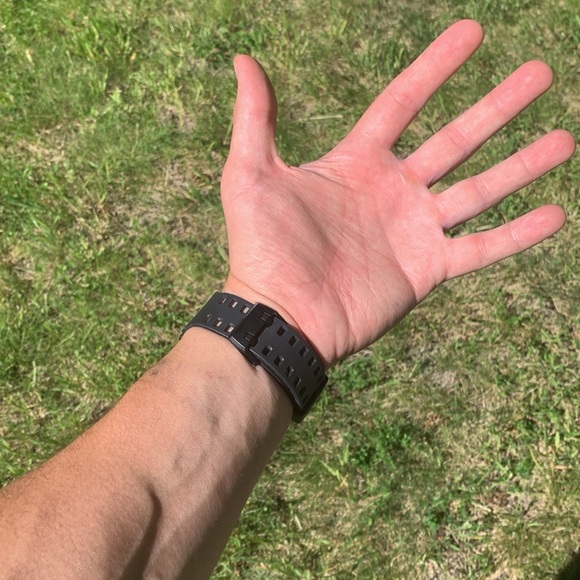 GSHOCK BLACK WATCH - Picture 3 of 5